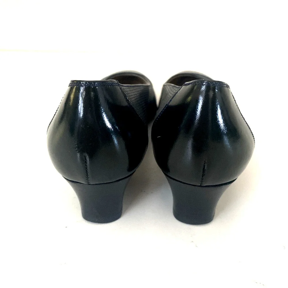 Salvatore Ferragamo Pump Black Textured Leather Almond Cap Toe Block Heel 5.5 B